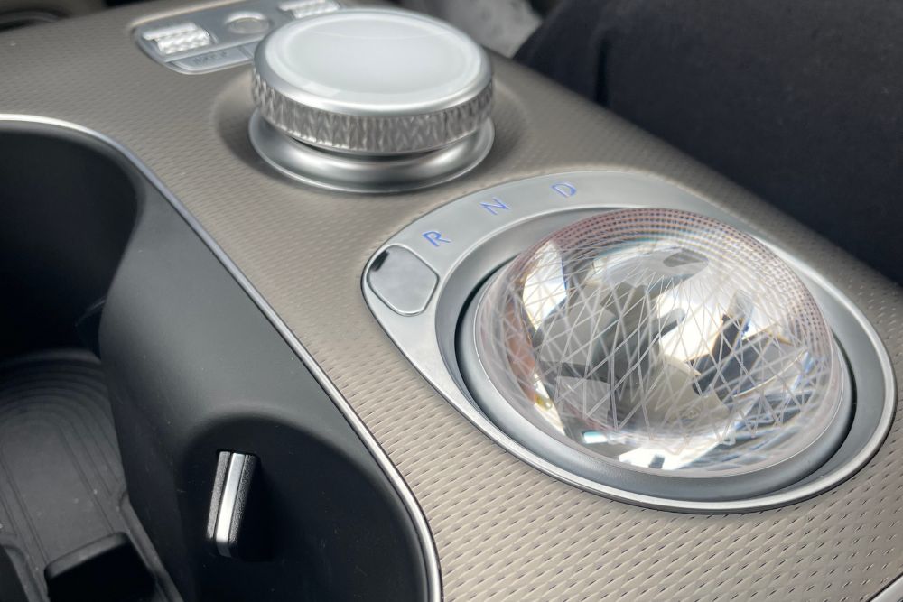 Genesis GV60 Crystal Sephere