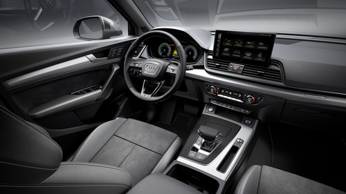 Audi Q5 Plug-in Hybrid Electric Vehicle Interior